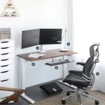 Humanscale 5 essential components for a "perfect" workstation